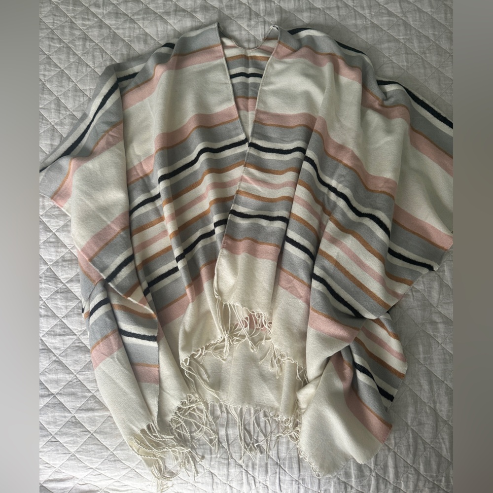🆕 BP. Nordstrom’s Ivory multi colored large poncho, one size, NWT 🩶💗🤎